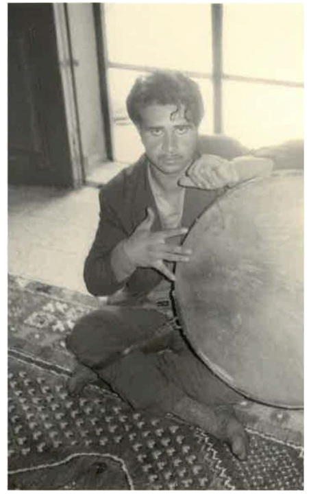 Figure 12. The ṭabl-player from recording 239 (photograph by Jan Ekkehart Royl).